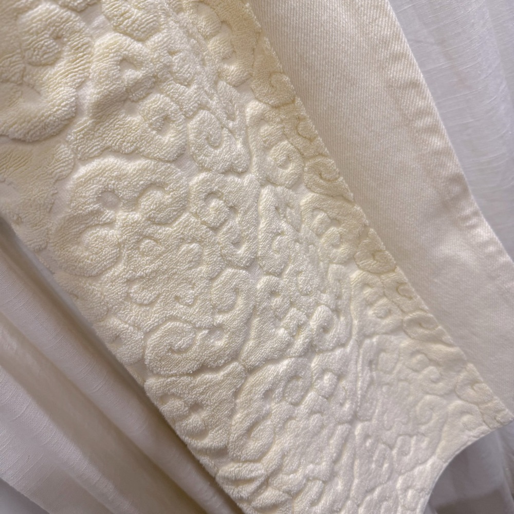 Resort Living 100% Cotton 30 x 58 inch Spa Bath Towel